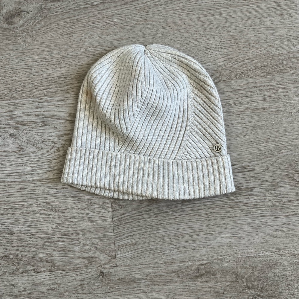 Lululemon Athletica Ribbed Knit Beanie in Cream